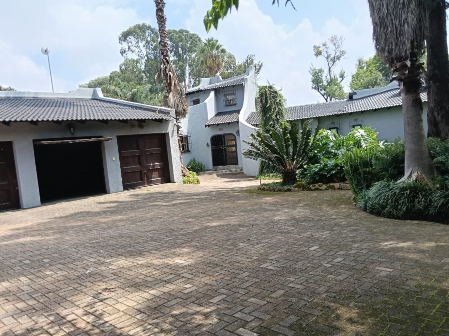 5 Bedroom Property for Sale in Loumar Western Cape